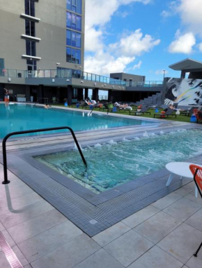 Lovely condo studio unit with roof top pool and 24/7 gym